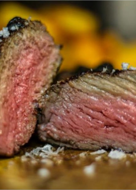 Maibach Beef House: 3-Gänge-Menü für 2 Personen  900g Dry-Aged-T-Bone-Steak