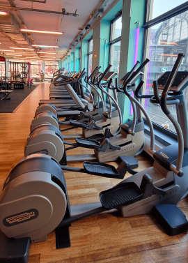 PINK Frauenfitness - für 12 Monate