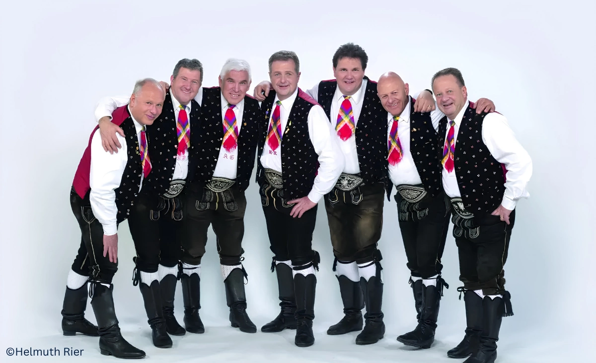 Kastelruther Spatzen Gruppenfoto vor dem live Konzert.